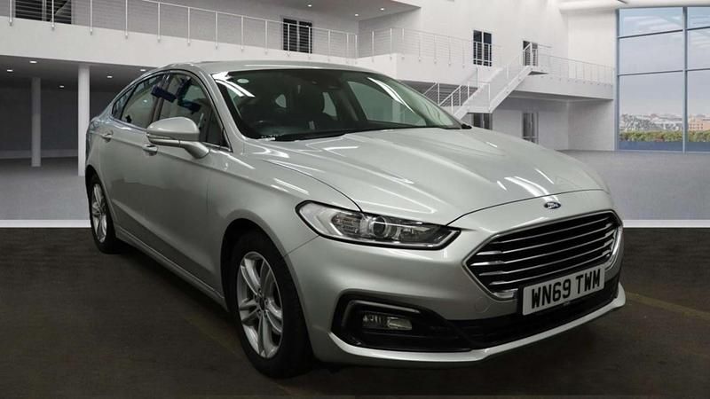 Silver Used 2019 Ford Mondeo Zetec Hatchback | £9,300 (Fair price) - Image 1/4