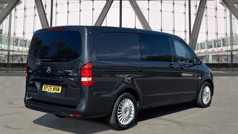 Usado Mercedes Vito 163 HP (119 kW) 2025 Cinzento Van