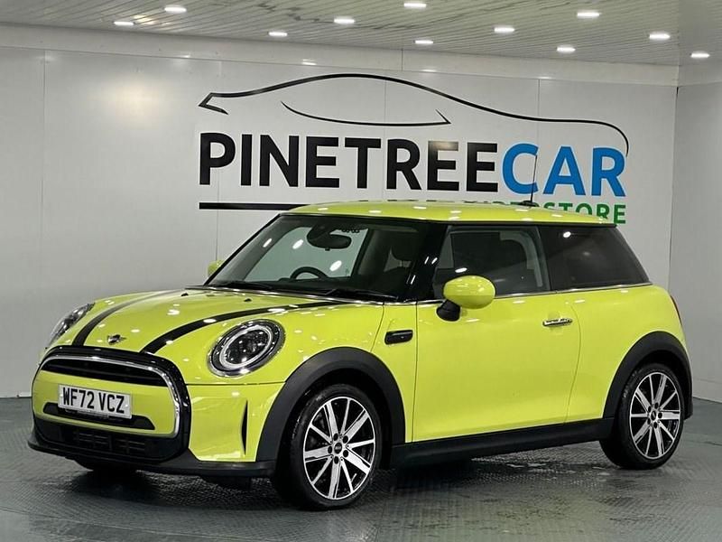 Used Mini Cooper Classic 136 HP (100 kW) 2022 Yellow Hatchback