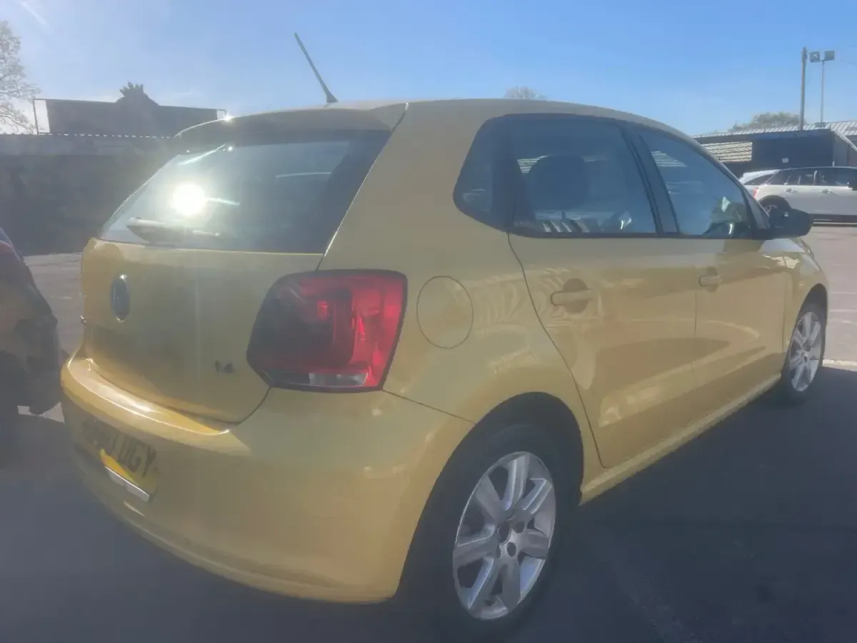 Used VW Polo SE 85 HP (62 kW) 2010 Yellow Hatchback