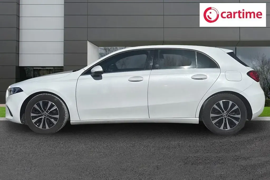 Used Mercedes A180 SE 136 HP (100 kW) 2021 White Hatchback