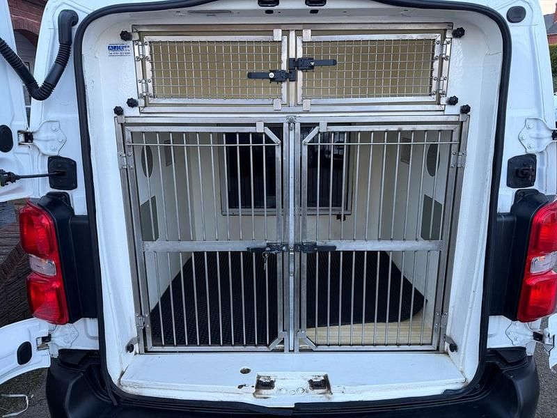 Used Citroën Dispatch 2018 White MPV