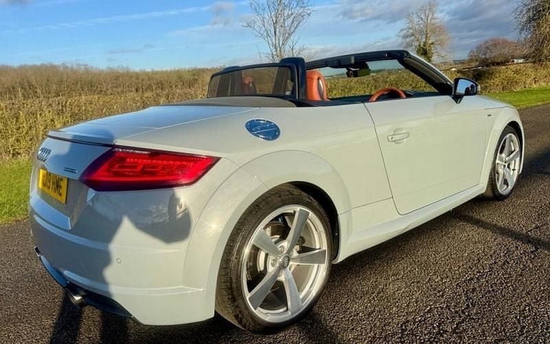 Używany Audi TT Roadster Design 245 KM (180 kW) 2019 Szary Kabriolet
