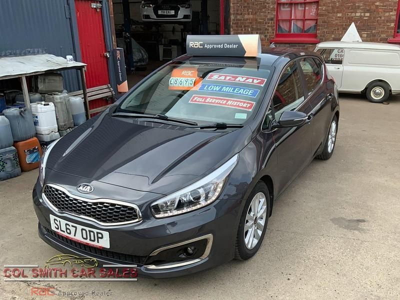 Used Kia Ceed 133 HP (97 kW) 2017 Silver Hatchback