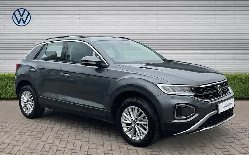 Usado VW T-Roc Life 150 HP (110 kW) 2025 SUV