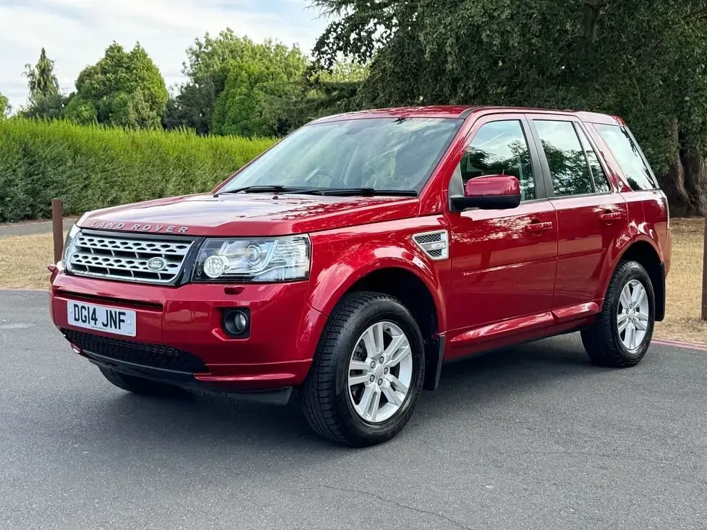 Used Land Rover Freelander 2 190 HP (139 kW) 2014 Red SUV