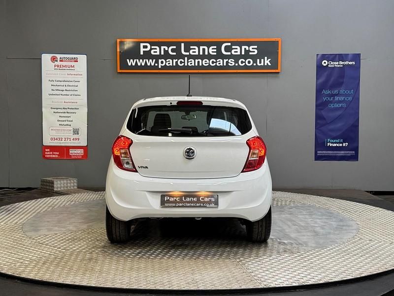 Used Vauxhall Viva 75 HP (55 kW) 2016 White Hatchback