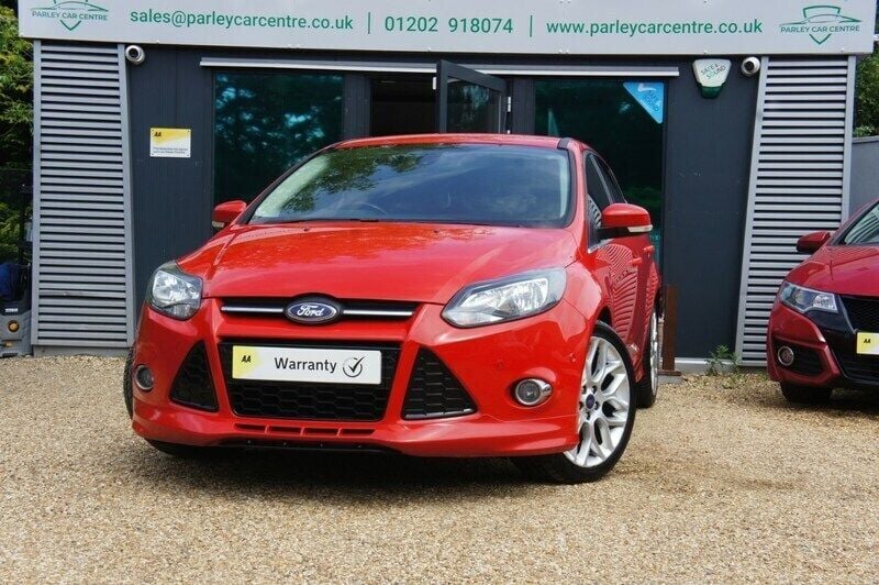 Red Used 2014 Ford Focus Zetec Hatchback | £4,795 (Fair price) - Image 1/4