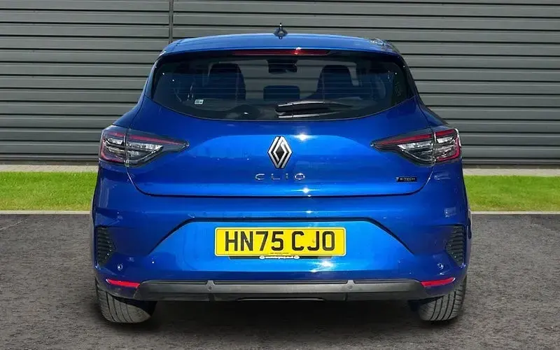 Used Renault Clio Evolution 143 HP (105 kW) 2025 Blue Hatchback
