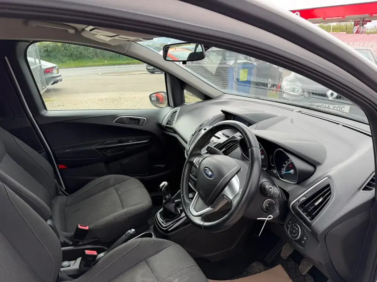 Begagnad Ford B-MAX Zetec 2017 Vit Minibuss