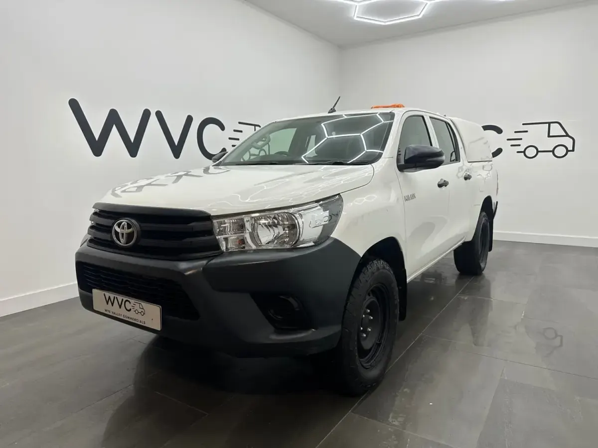 Usado Toyota HiLux Active 150 CV (110 kW) 2020 Blanco Pickup/Camioneta