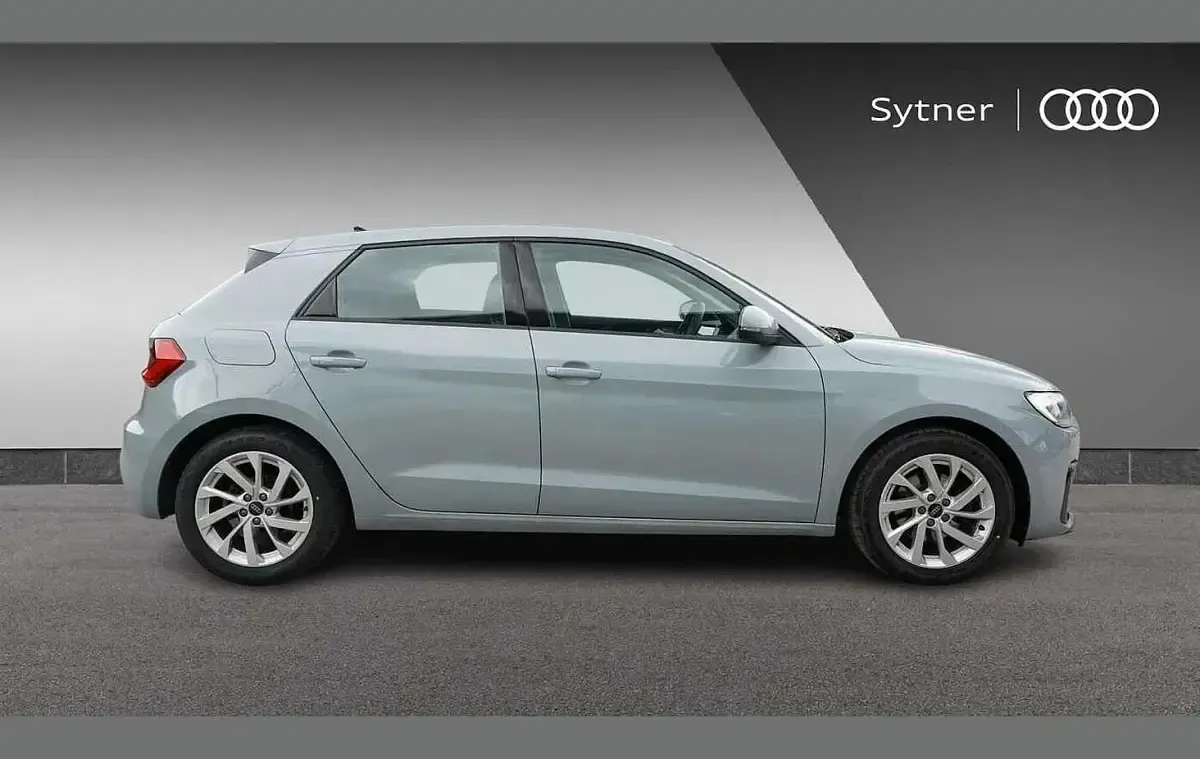 Begagnad Audi A1 Sport 108 HK (79 kW) 2024 Grå SUV
