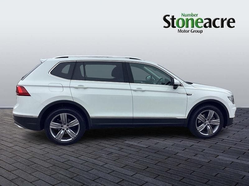 Usado VW Tiguan Allspace SEL 200 HP (147 kW) 2021 Branco SUV