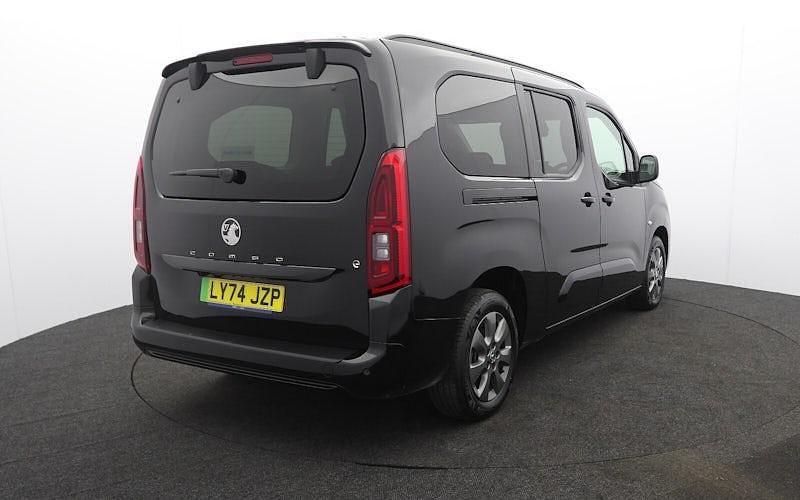 Second-hand Vauxhall Combo Ultimate 100 kW (136 CP) 2026 Monovolum