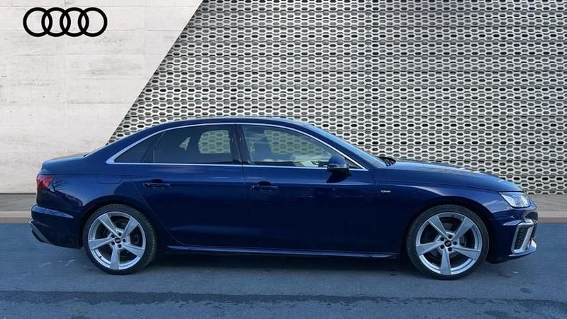 Second-hand Audi A4 S-Line 163 CP (119 kW) 2022 Albastru Berlinǎ