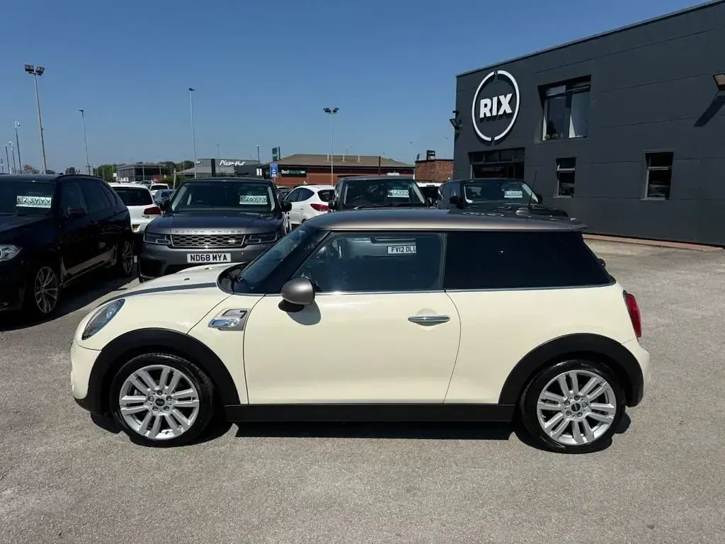 Used Mini Cooper S Hatch 192 HP (141 kW) 2017 White Hatchback
