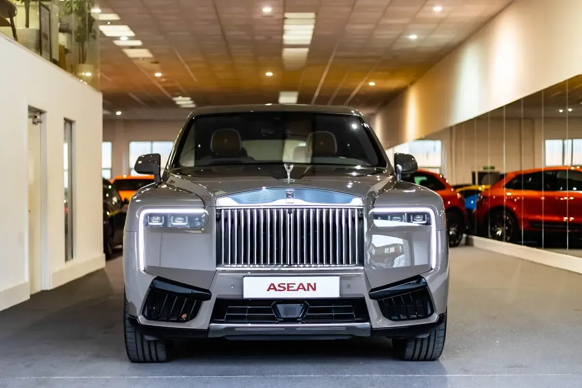 Used Rolls Royce Cullinan 2024 Grey SUV