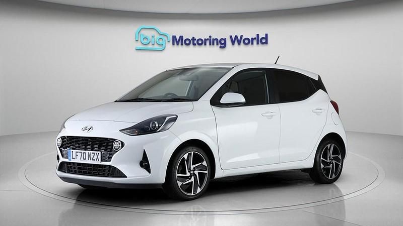 Used Hyundai i10 Premium 84 HP (61 kW) 2020 White Hatchback