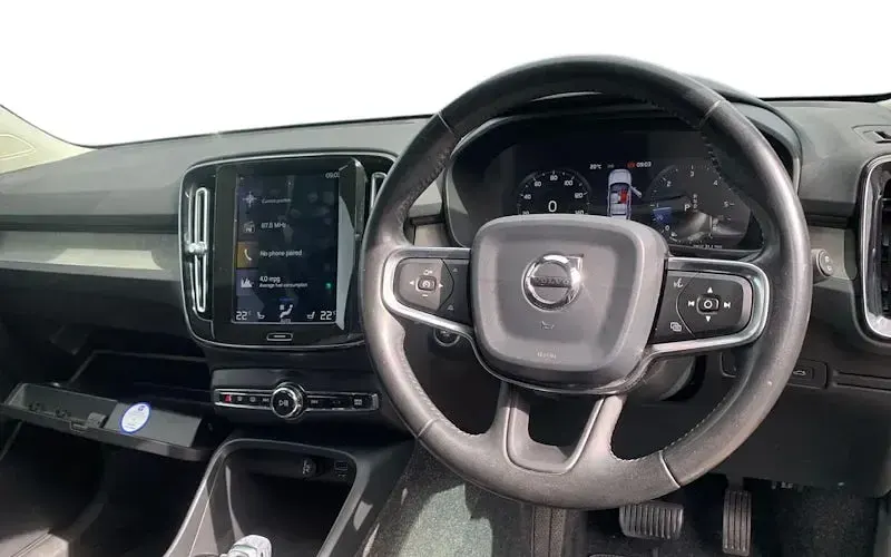 Used Volvo XC40 Inscription 190 HP (139 kW) 2019 Silver SUV