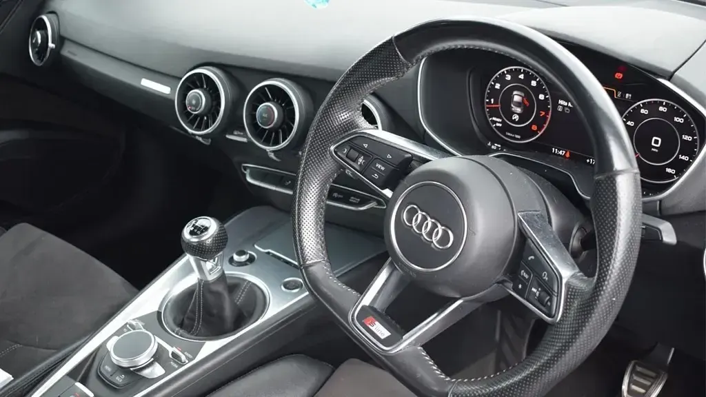 Used Audi TT S-Line 230 HP (169 kW) 2015 White Coupe