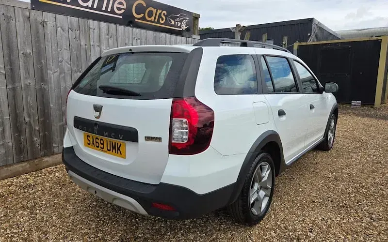 Used Dacia Logan MCV Comfort 95 HP (69 kW) 2019 White Estate