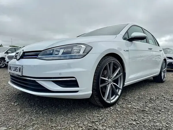 Used VW Golf VII SE 130 HP (95 kW) 2018 White Hatchback