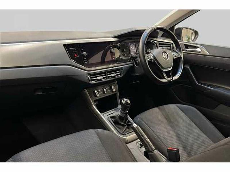 Used VW Polo SE 80 HP (58 kW) 2019 Black Hatchback