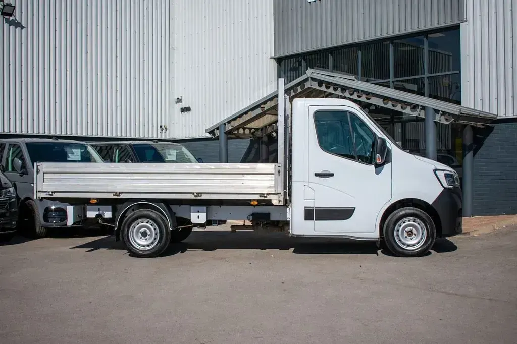 Used Renault Master Business 2023 White MPV