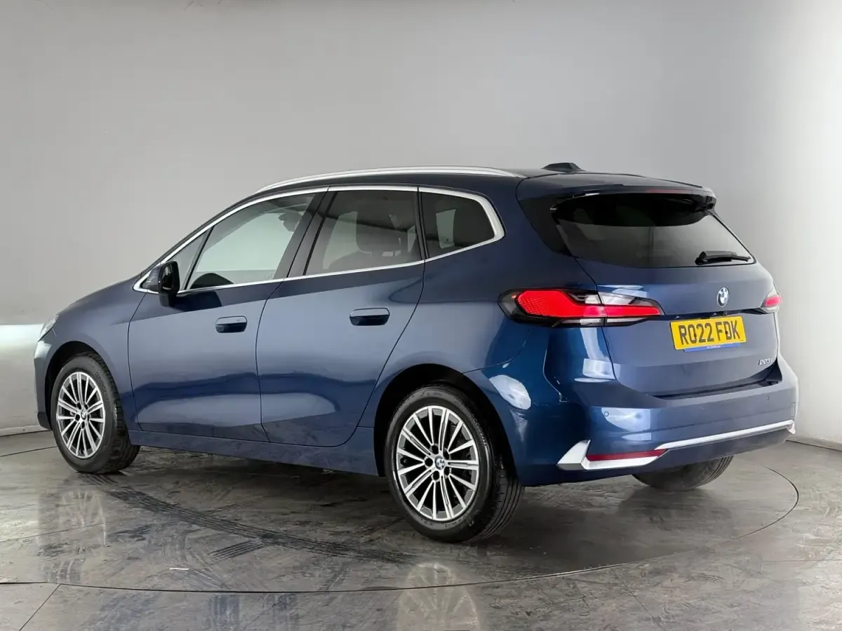 Second-hand BMW 223 Active Tourer Luxury Line 2022 Albastru Monovolum