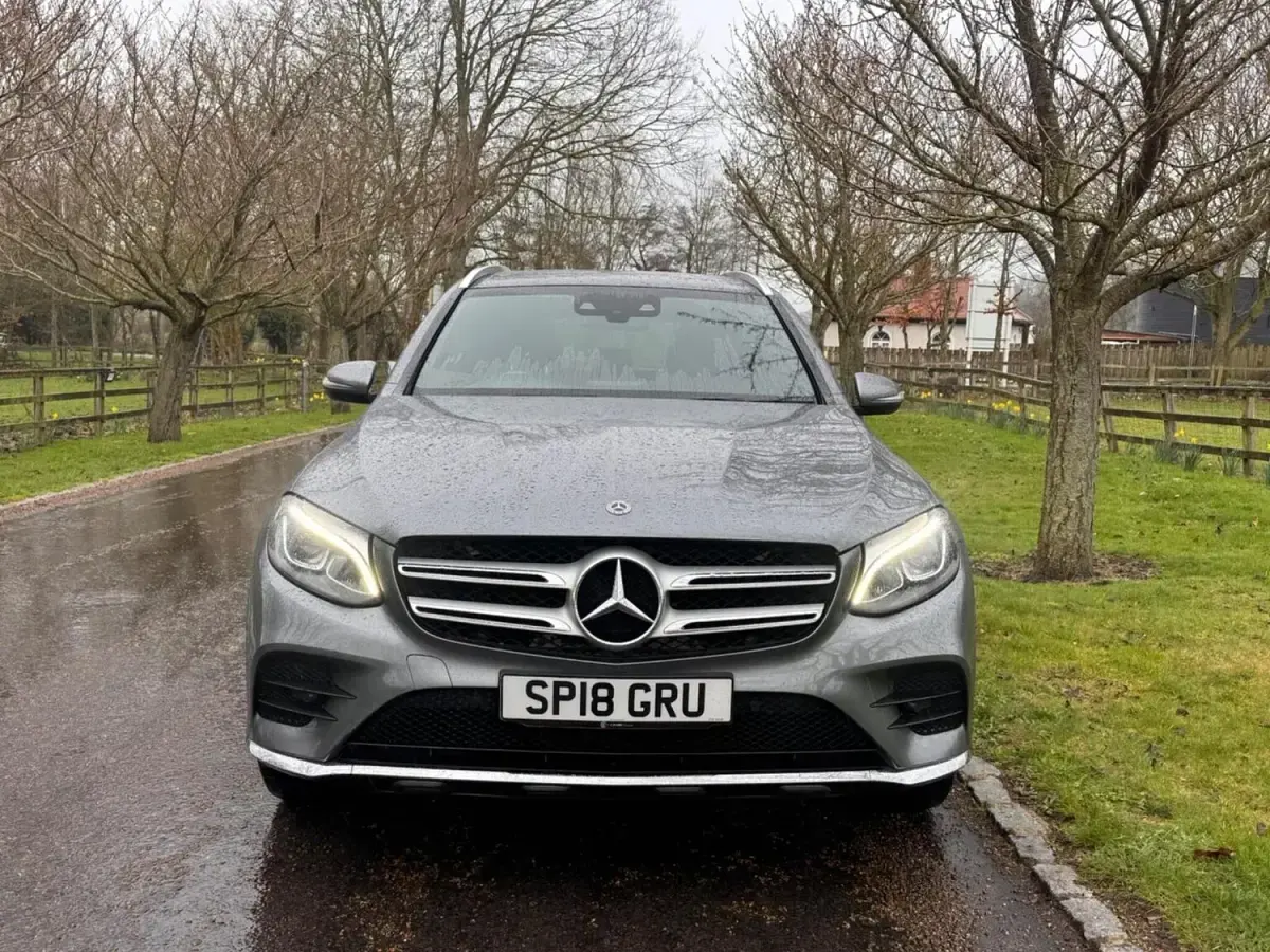 Begagnad Mercedes GLC250 AMG line 2018 Grå SUV