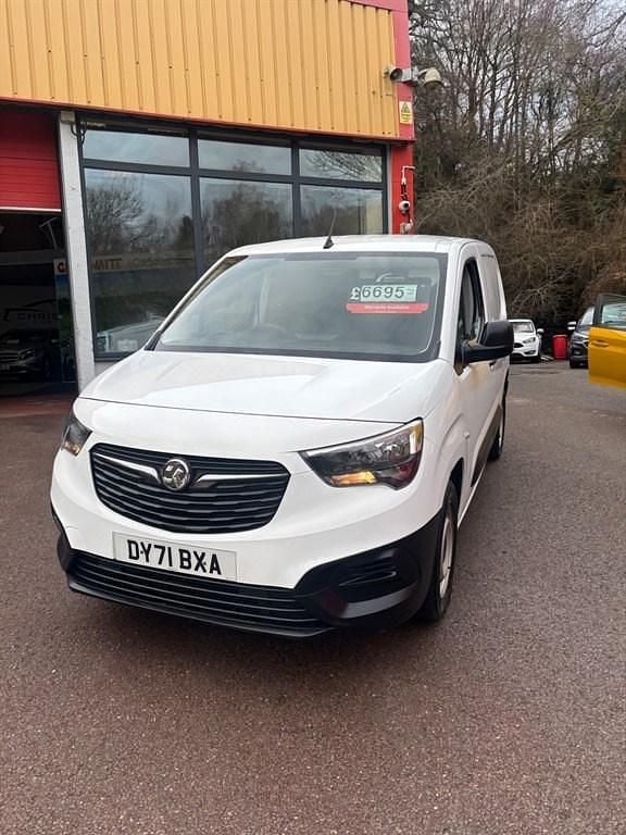 Used Vauxhall Combo 100 HP (73 kW) 2021 White MPV