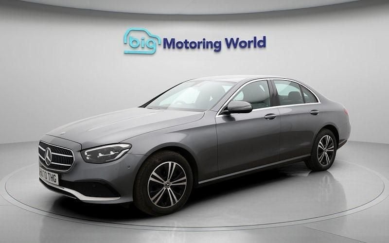 Begagnad Mercedes E220 194 HK (142 kW) 2021 Grå Sedan