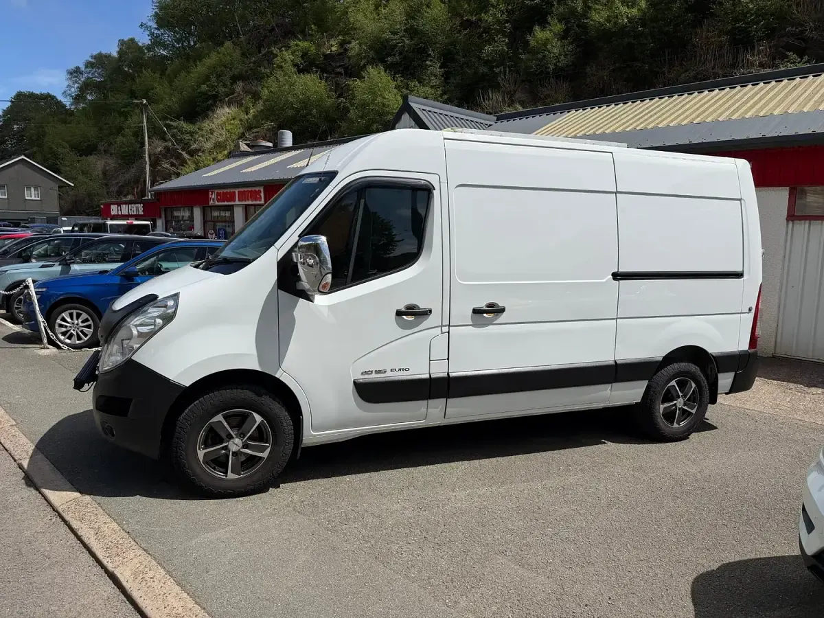 Used Renault Master 2011 White MPV