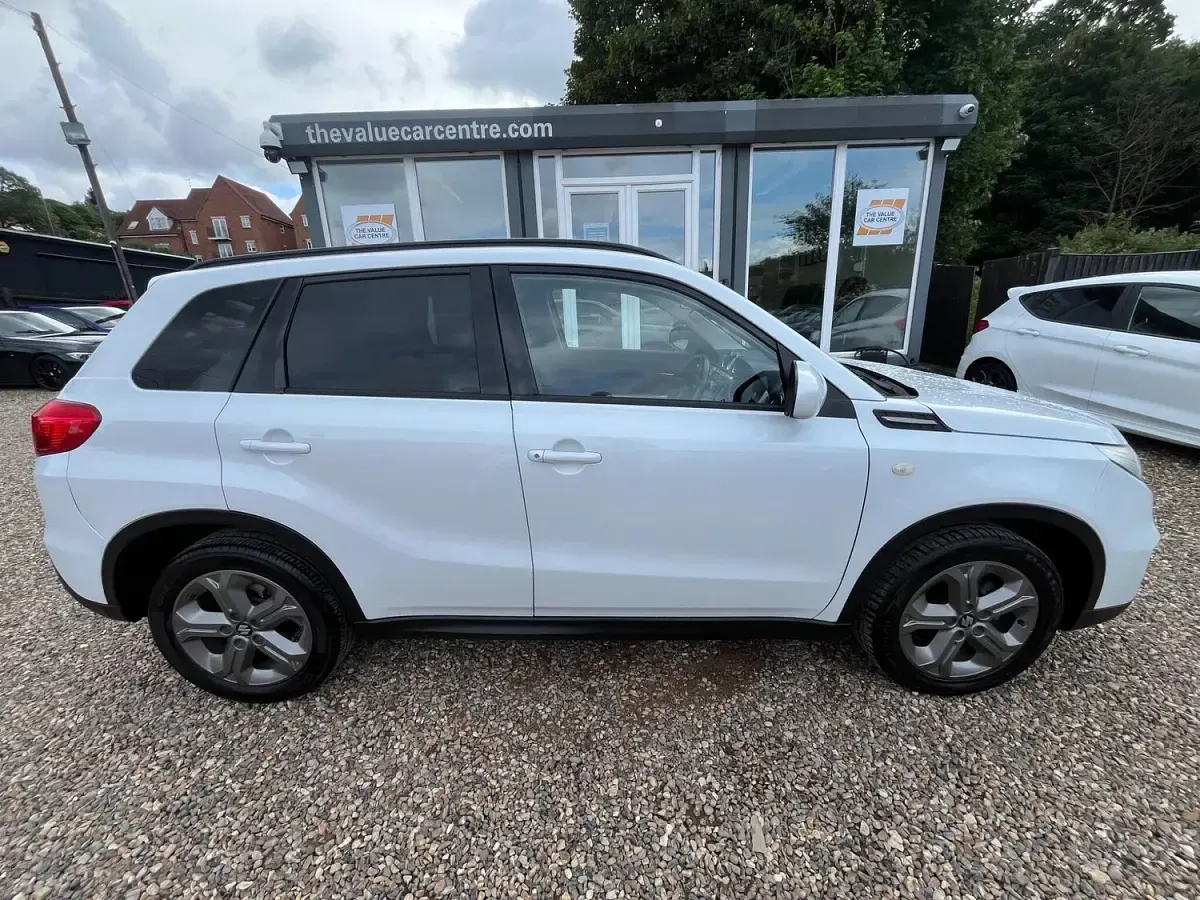 Used Suzuki Vitara SZ-T 2022 White SUV