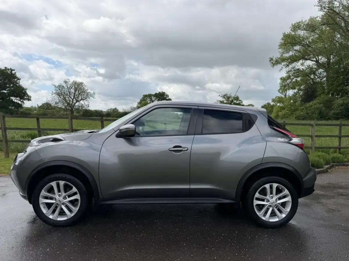 Gebraucht Nissan Juke Acenta Premium 117 PS (86 kW) 2015 Grau SUV