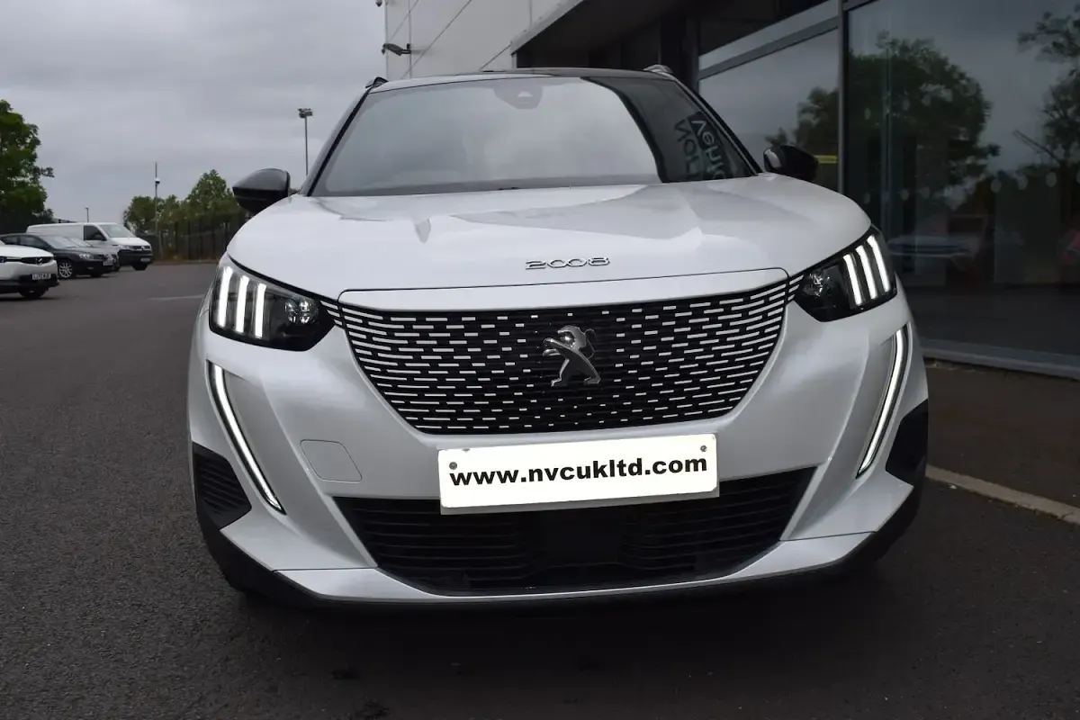 Used Peugeot 2008 GTi 100 kW (136 HP) 2023 White SUV