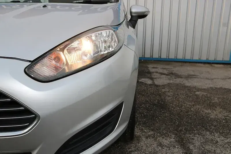 Used Ford Fiesta Style 69 HP (50 kW) 2013 Silver Hatchback