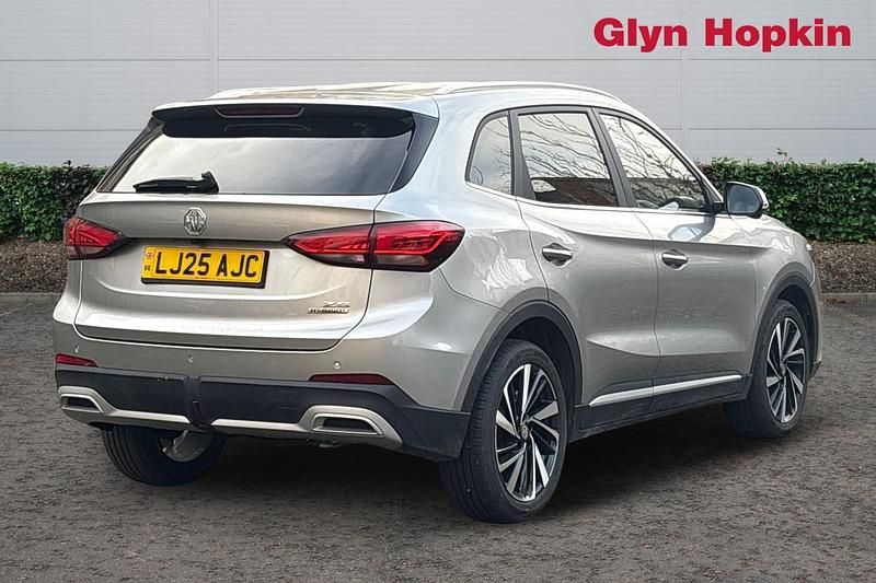 Used MG ZS Trophy 2025 Silver Hatchback