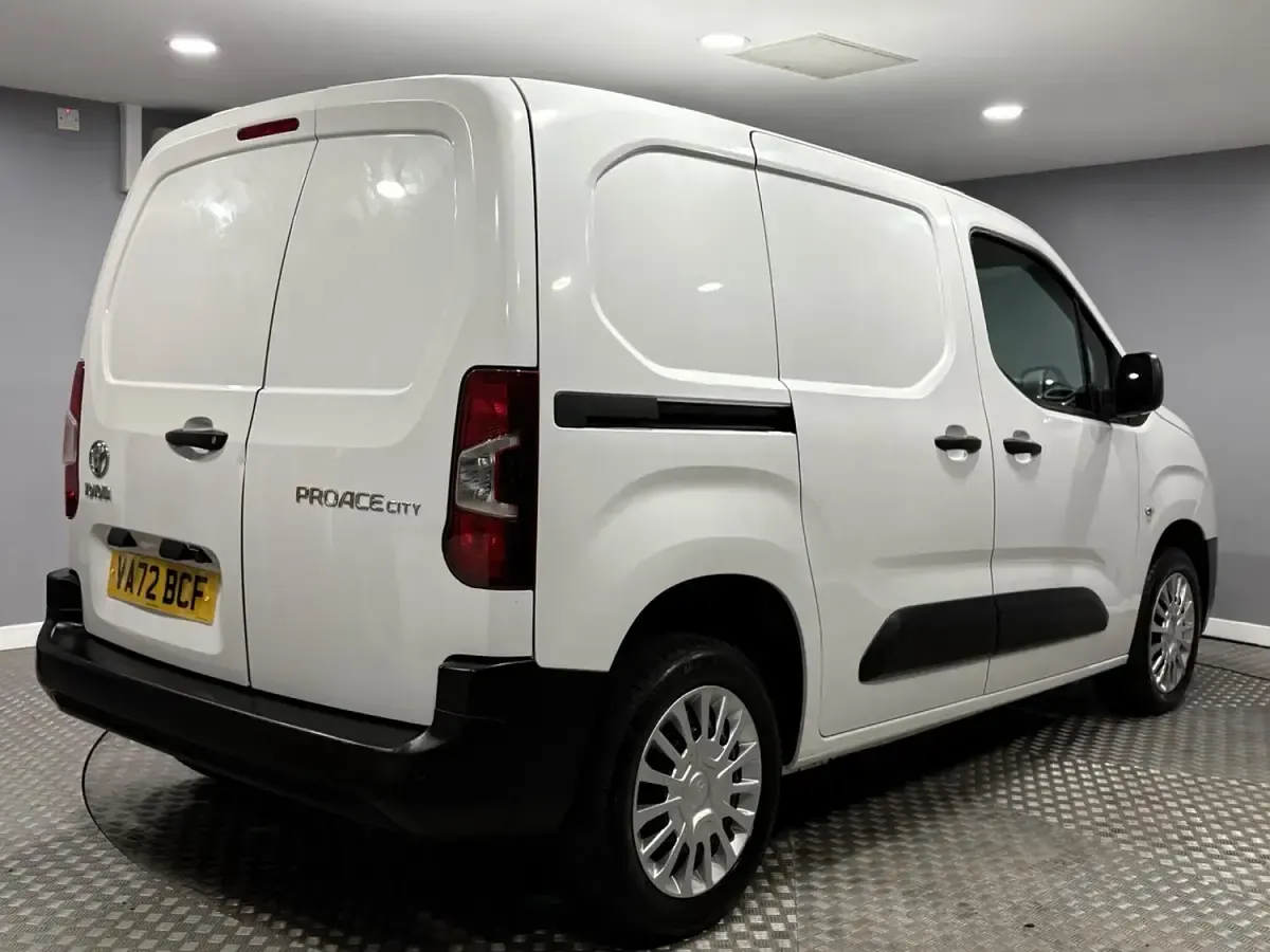 Used Toyota Proace 120 HP (88 kW) 2023 White MPV