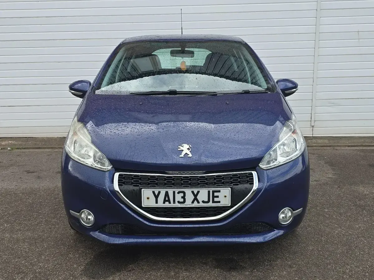 Second-hand Peugeot 208 Active 82 CP (60 kW) 2013 Albastru Hatchback