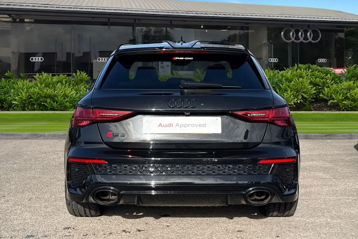 Usado Audi RS3 Sportback Advanced 400 HP (294 kW) 2024 Preto Citadino