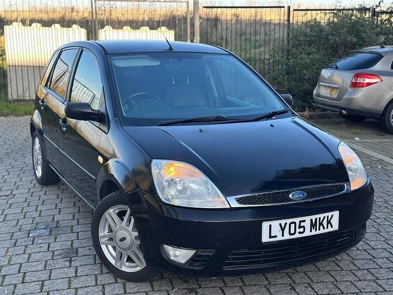 Black Used 2005 Ford Fiesta Ghia Hatchback | £2,995 (Fair price) - Image 1/4