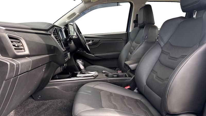 Used Isuzu D-Max 163 HP (119 kW) 2024 Blue Pickup