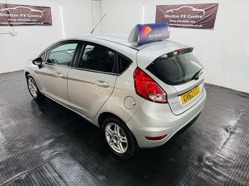 Used Ford Fiesta Zetec 75 HP (55 kW) 2013 Silver Hatchback