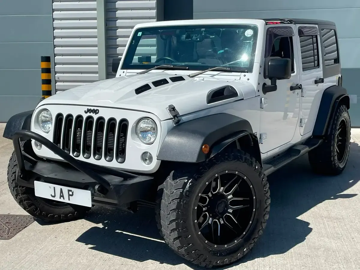 Used Jeep Wrangler Sahara 285 HP (209 kW) 2015 White SUV