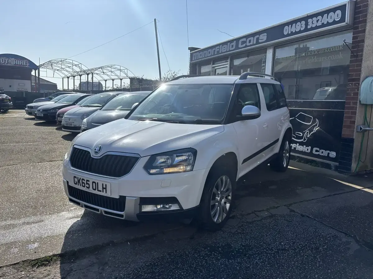 Used Skoda Yeti SE 110 HP (80 kW) 2015 White SUV