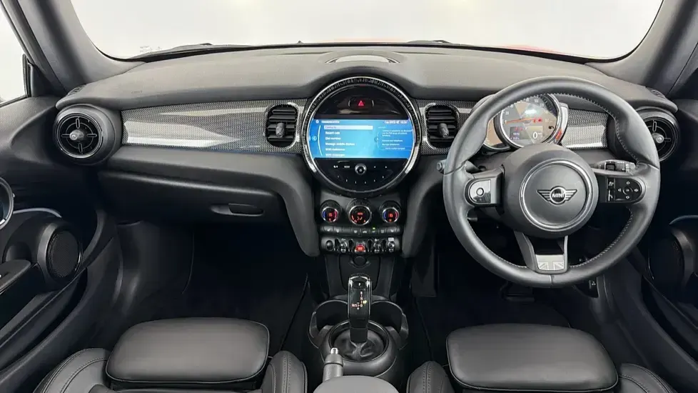 Used Mini Cooper Exclusive 134 HP (98 kW) 2022 Red Hatchback
