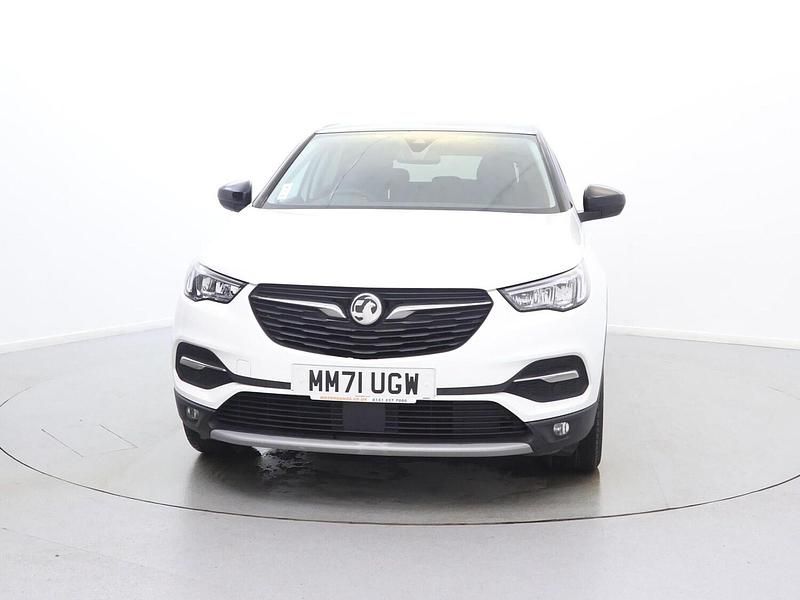 Used Vauxhall Grandland X SRi 130 HP (95 kW) 2022 White SUV