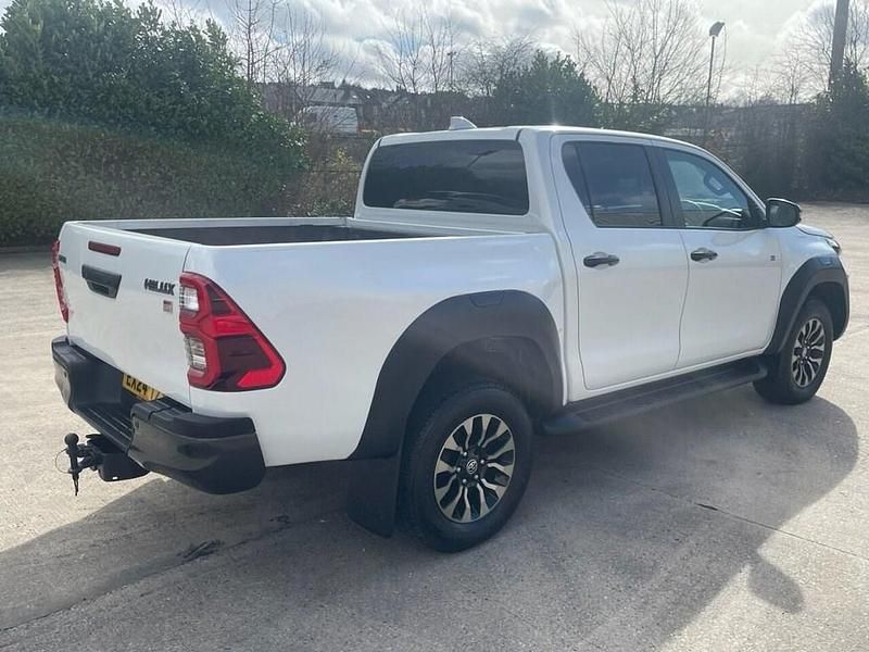 Used Toyota HiLux Sport 2024 White Pickup