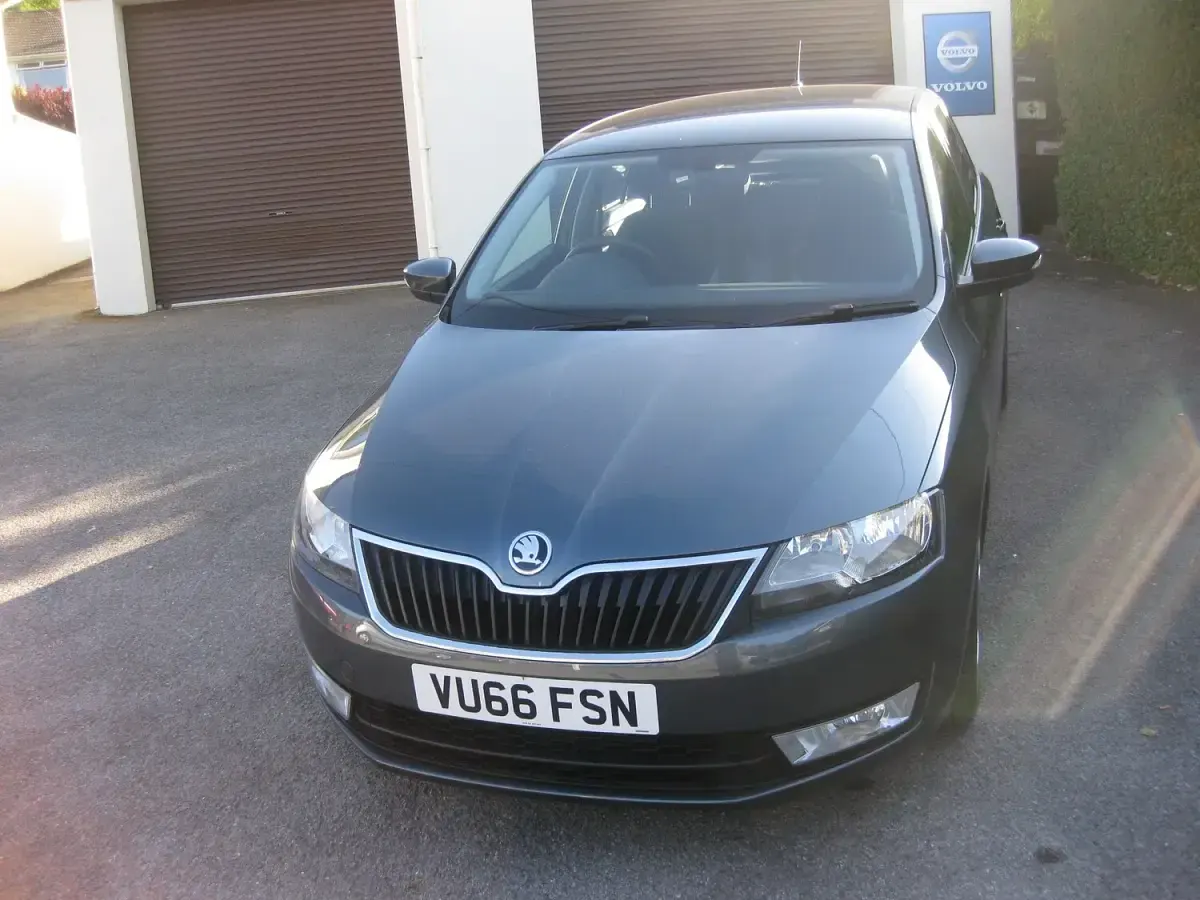 Used Skoda Rapid SE 90 HP (66 kW) 2016 Grey Hatchback